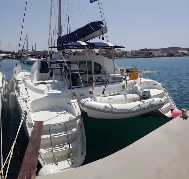 Murter Catamaran 4 cabin 10 berths 10 guests 11.55 m Listing Number: #4026 4