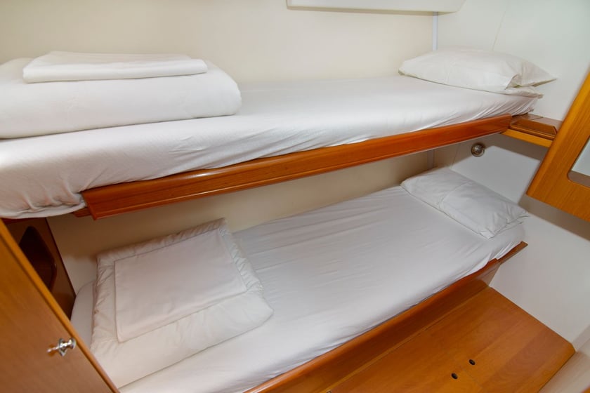 Murter Zeilboot Cabine 5  12  slaapplaatsen 12  gasten 15.65 m Lijstnummer: #4034 4