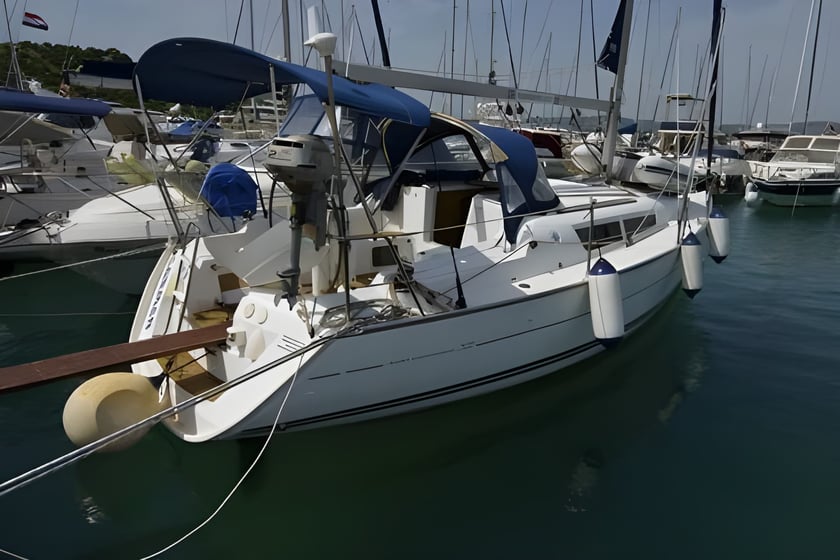 Murter Sailboat 2 cabin 5 berths 5 guests 10.22 m Listing Number: #4040 3