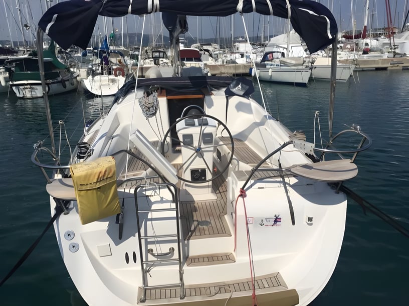 Murter Sailboat 3 cabin 7 berths 7 guests 10.46 m Listing Number: #4041