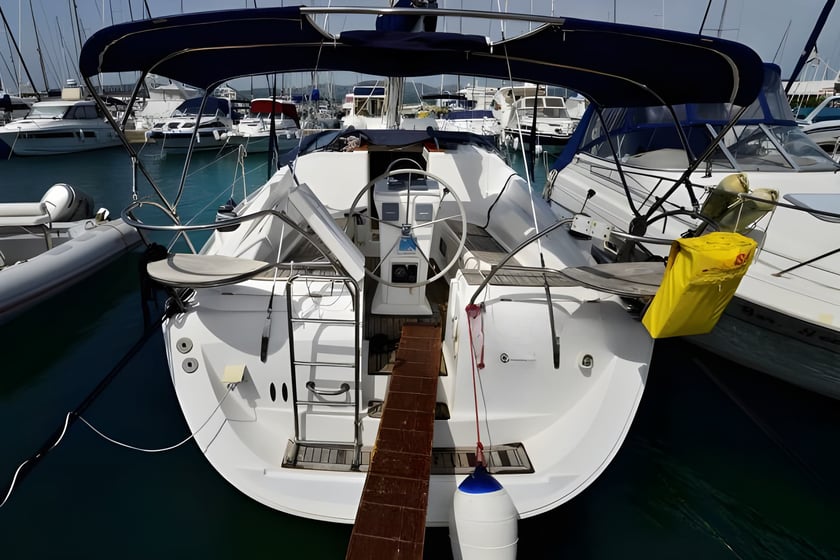 Murter Sailboat 3 cabin 7 berths 7 guests 10.46 m Listing Number: #4041 3