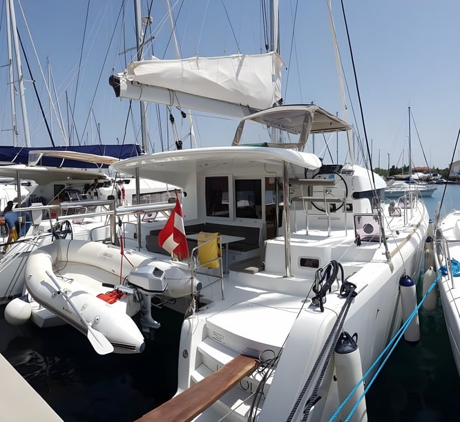 Murter Catamaran 6 cabin 12 berths 12 guests 11.74 m Listing Number: #4047 3