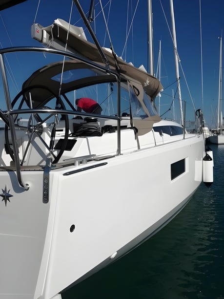 San Vincenzo Zeilboot Cabine 3  6  slaapplaatsen 6  gasten 12.35 m Lijstnummer: #4048 3