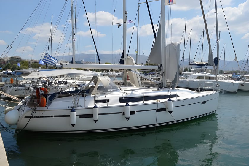 Atenas Velero Cabina 3  7  literas 7  invitados 12.35 m Número de anuncio: #4056 4