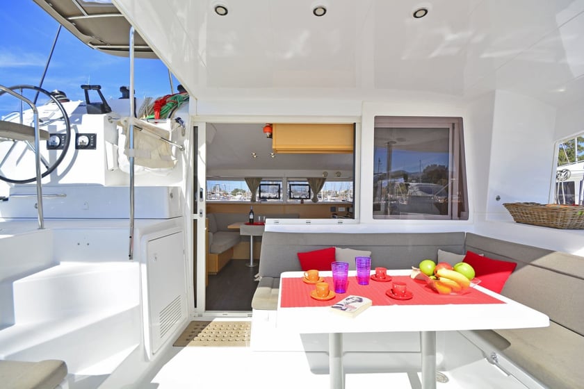 Lefkada Catamaran 6 cabin 10 berths 10 guests 11.97 m Listing Number: #4089 5