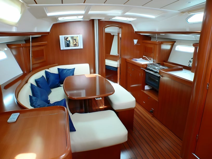 Kos Zeilboot Cabine 3  6  slaapplaatsen 6  gasten 11.98 m Lijstnummer: #4099 5