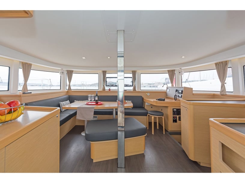 Lavrion Catamaran 6 cabin 10 berths 10 guests 12.8 m Listing Number: #4100 2