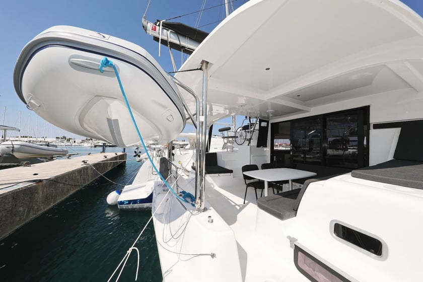 Sukošan Catamaran 6 cabin 12 berths 12 guests 12.8 m Listing Number: #411 3