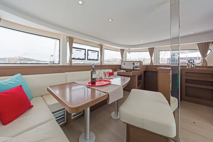 Lavrion Catamaran 6 cabin 10 berths 10 guests 12.8 m Listing Number: #4113 3