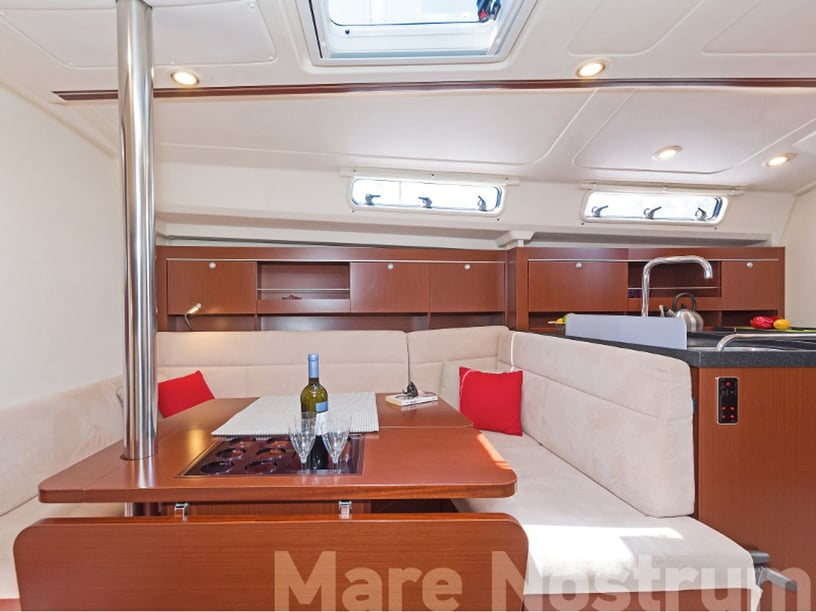 Volos Sailboat 3 cabin 6 berths 6 guests 11.4 m Listing Number: #4118 2