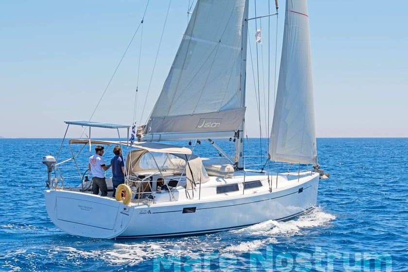 Volos Sailboat 3 cabin 6 berths 6 guests 11.4 m Listing Number: #4118 5