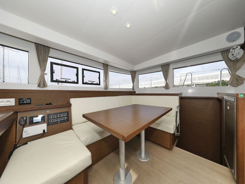 Sukošan Catamaran 6 cabin 12 berths 12 guests 11.74 m Listing Number: #412 4