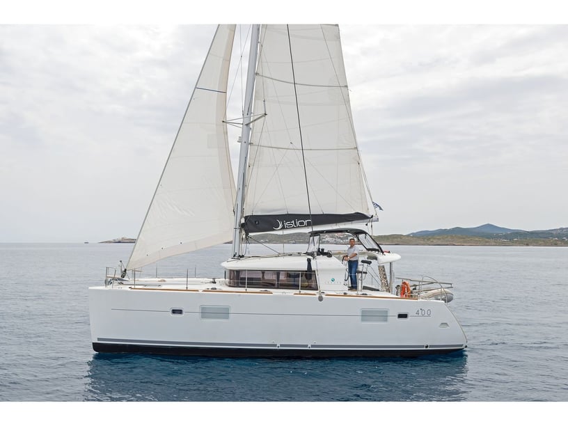 Lavrion Catamaran 6 cabin 10 berths 10 guests 11.97 m Listing Number: #4123