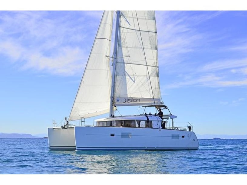 Lavrion Catamaran 6 cabin 10 berths 10 guests 11.97 m Listing Number: #4144