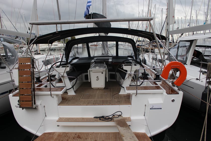 Lefkada Sailboat 6 cabin 11 berths 11 guests 15.94 m Listing Number: #4155 3