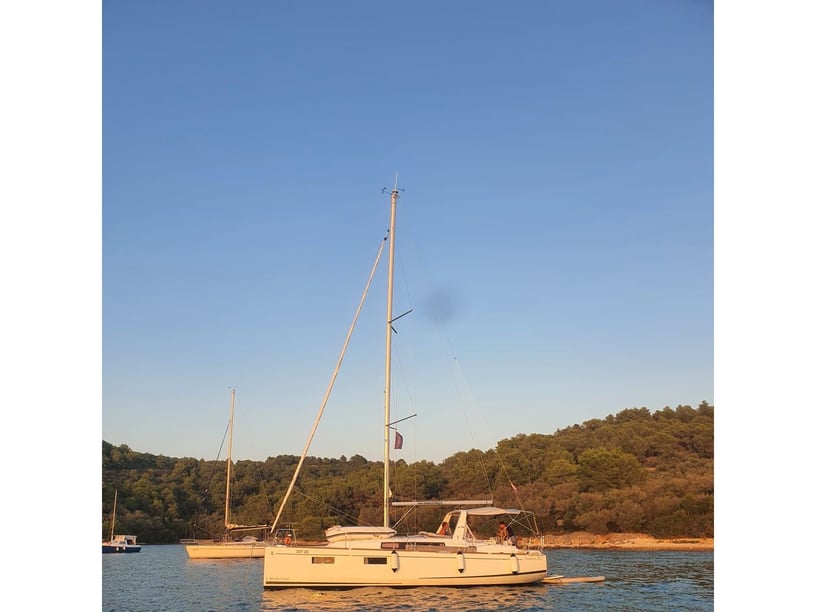Sukošan Sailboat 3 cabin 8 berths 8 guests 10.45 m Listing Number: #416 2