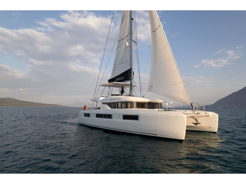 Lefkada Catamaran Cabine 8  Couchettes 12  Invités 12  14.75 m Numéro de l'annonce: #4165