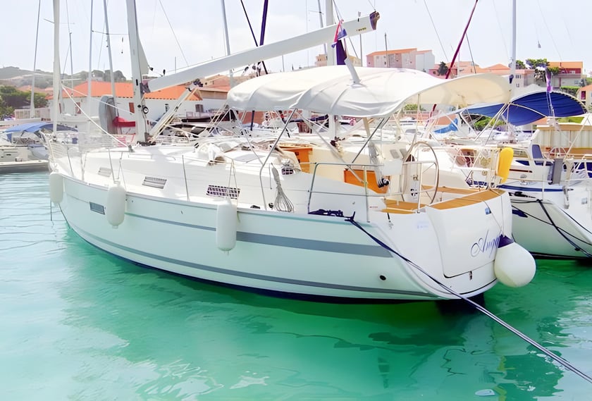 Trogir Sailboat 3 cabin 7 berths 7 guests 11.3 m Listing Number: #4253