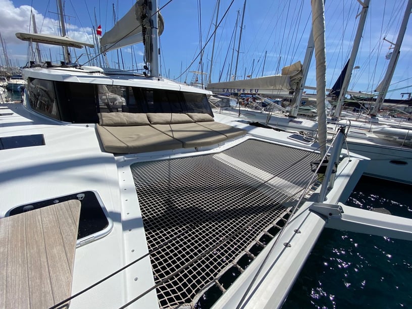 Ibiza Catamaran 4 cabin 10 berths 10 guests 11.73 m Listing Number: #4328 5