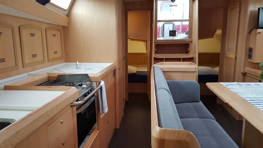 Longyearbyen Zeilboot Cabine 4  8  slaapplaatsen 6  gasten 13.8 m Lijstnummer: #4413