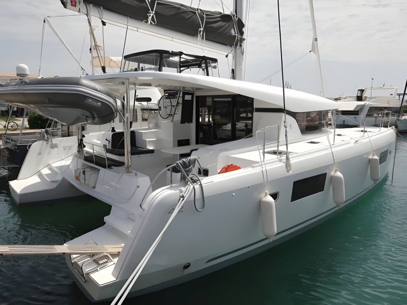 Sukošan Catamaran 6 cabin 12 berths 12 guests 12.8 m Listing Number: #443 3