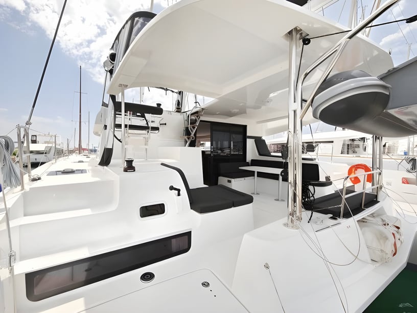 Sukošan Catamaran 6 cabin 12 berths 12 guests 12.8 m Listing Number: #443