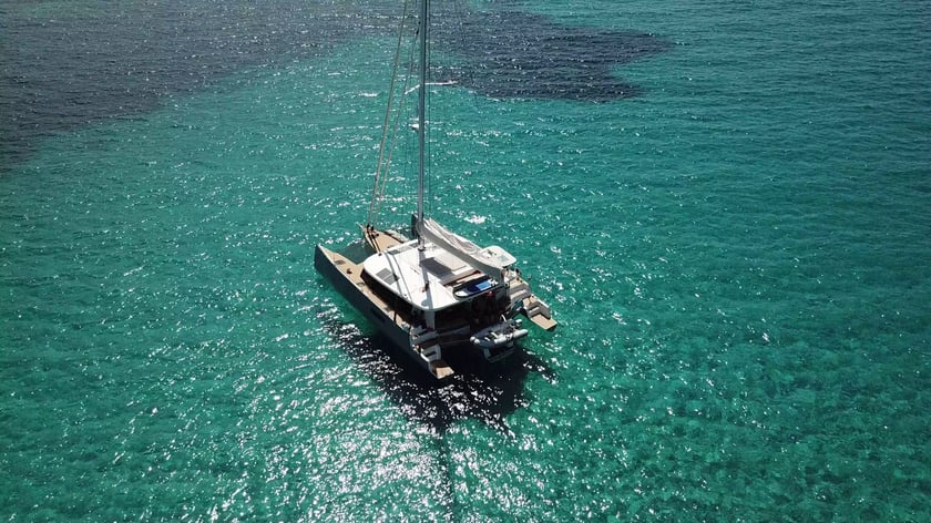 Martinique Catamaran 4 cabin 8 berths 8 guests 16 m Listing Number: #446 4