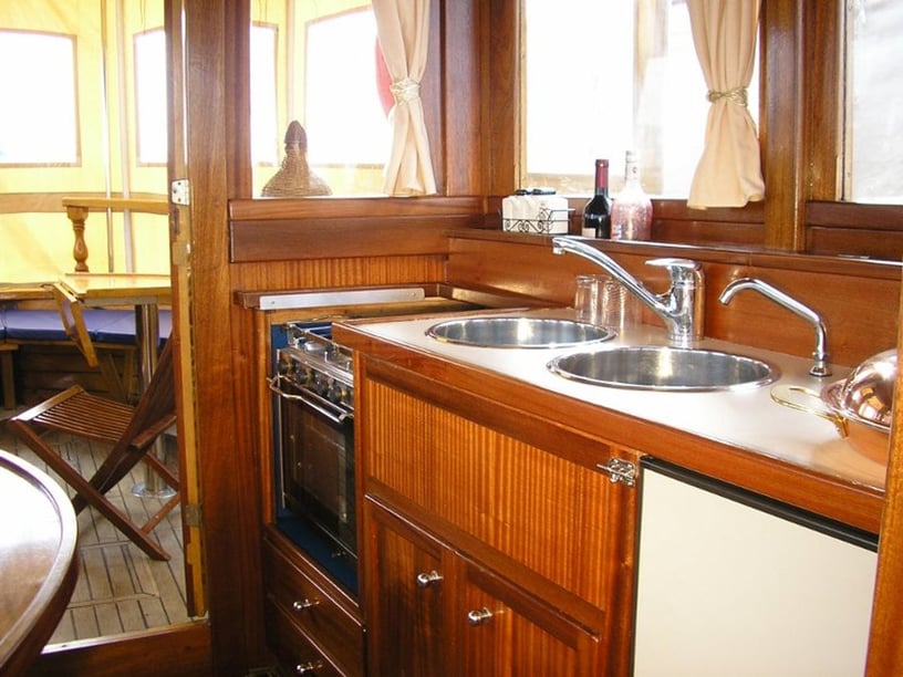 Zadar Motorboat 3 cabin 7 berths 7 guests 13.5 m Listing Number: #4583 4