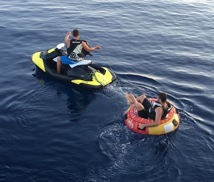 Capo d'Orlando Katamaran 5 Kabine 10 Liegeplätze 10 Gäste 15.85 m Nummer des Inserats: #4599 5