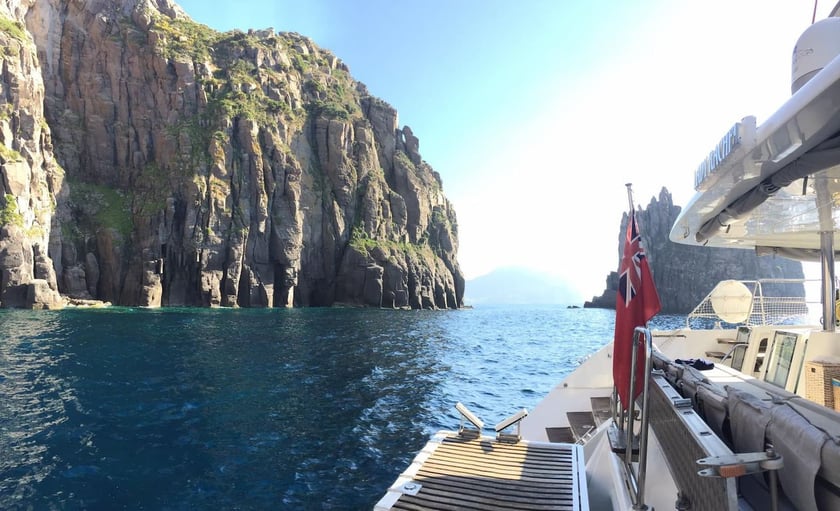 Capo d'Orlando Catamarano cabina 4  cuccette 8  13  ospiti 18.9 m Numero dell'inserzione: #4600 3