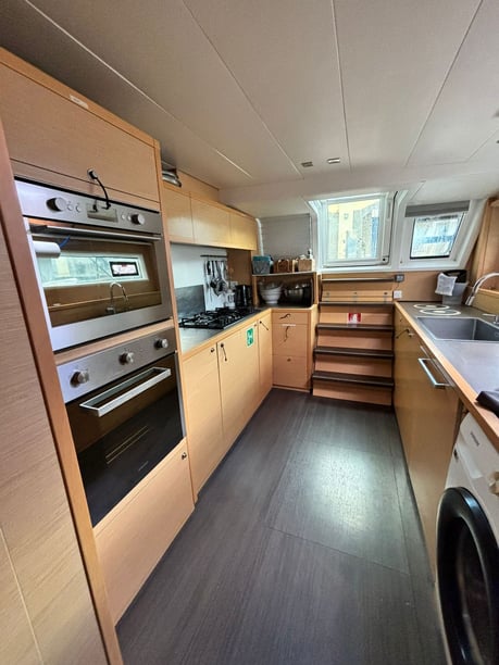 Capo d'Orlando Catamarano cabina 4  cuccette 8  13  ospiti 18.9 m Numero dell'inserzione: #4600 4