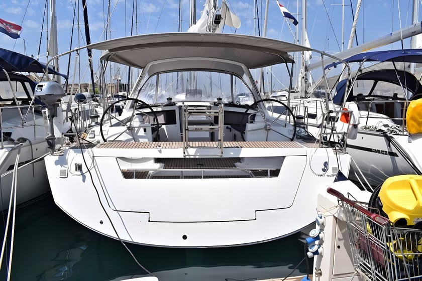 Kaštel Gomilica Voilier Cabine 4  Couchettes 10  Invités 10  14.6 m Numéro de l'annonce: #4605