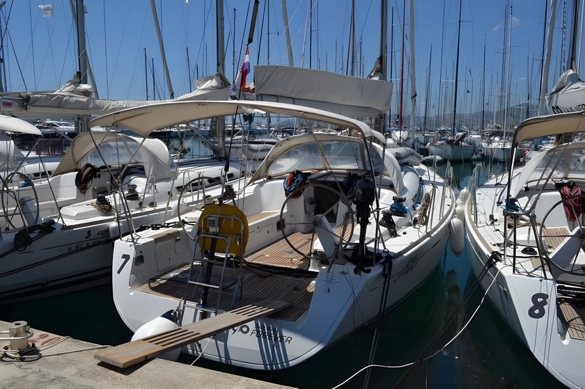 Kaštel Gomilica Zeilboot Cabine 3  8  slaapplaatsen 8  gasten 14.07 m Lijstnummer: #4613 3