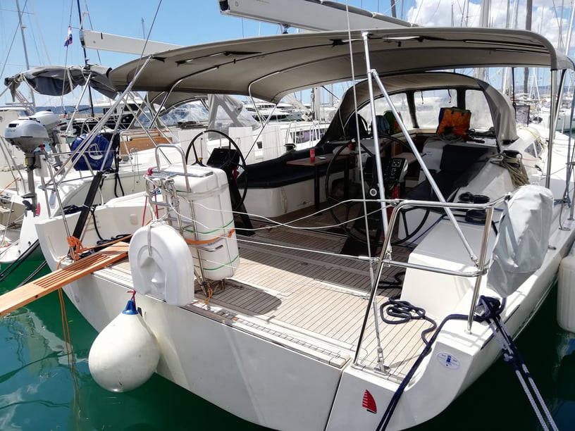 Kaštel Gomilica Sailboat 6 cabin 12 berths 12 guests 16.7 m Listing Number: #4639