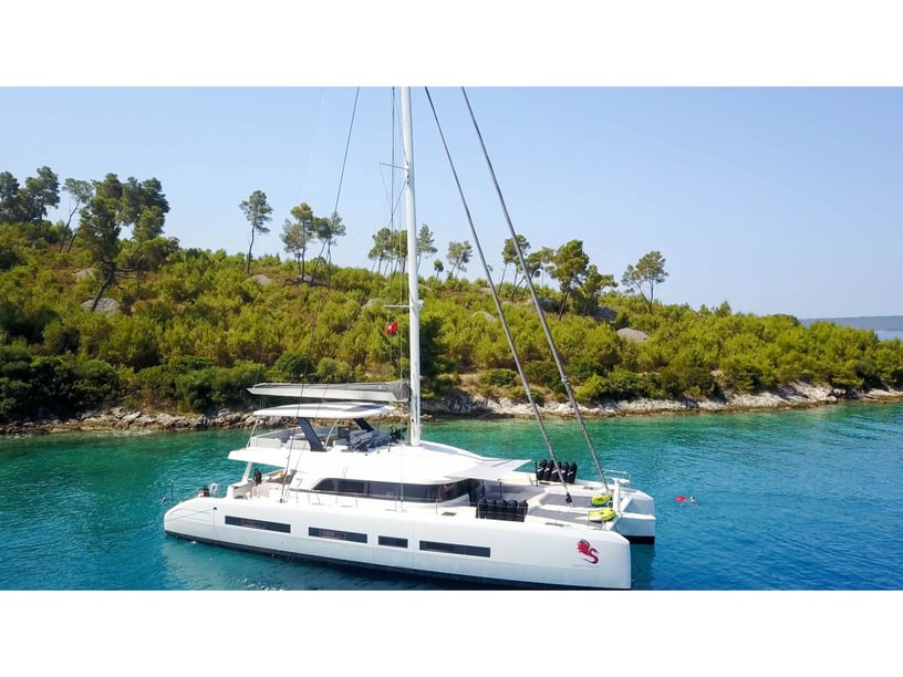 Kaštel Gomilica Catamaran Cabine 4  Couchettes 8  Invités 8  23.28 m Numéro de l'annonce: #4649