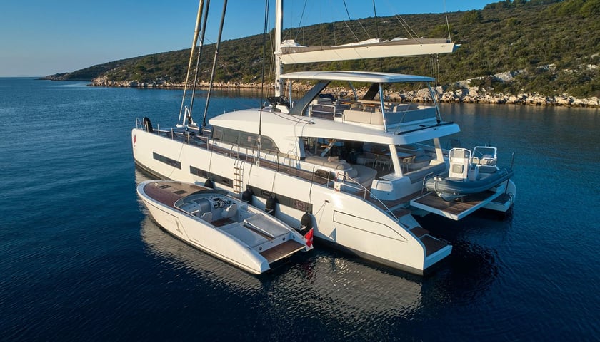 Kaštel Gomilica Catamaran Cabine 4  Couchettes 8  Invités 8  23.28 m Numéro de l'annonce: #4649 5