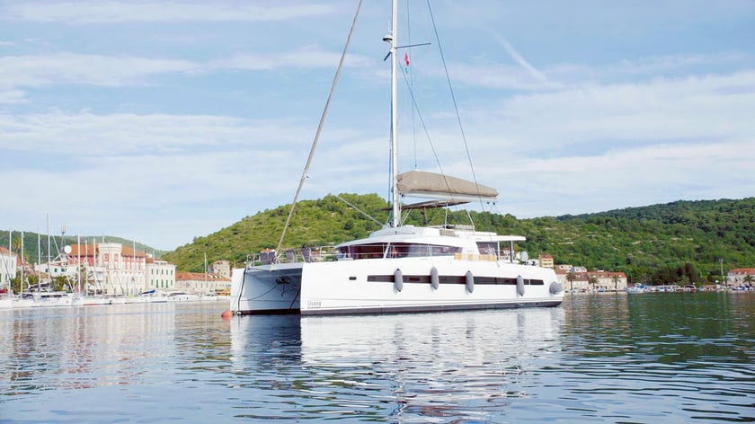 Kaštel Gomilica Catamaran Cabine 6  Couchettes 12  Invités 12  16.8 m Numéro de l'annonce: #4662 3