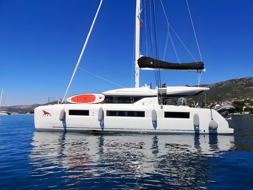 Kaštel Gomilica Catamaran Cabine 7  Couchettes 13  Invités 13  15.54 m Numéro de l'annonce: #4664 4