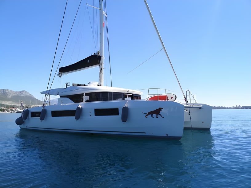 Kaštel Gomilica Catamaran Cabine 7  Couchettes 13  Invités 13  15.54 m Numéro de l'annonce: #4664 5