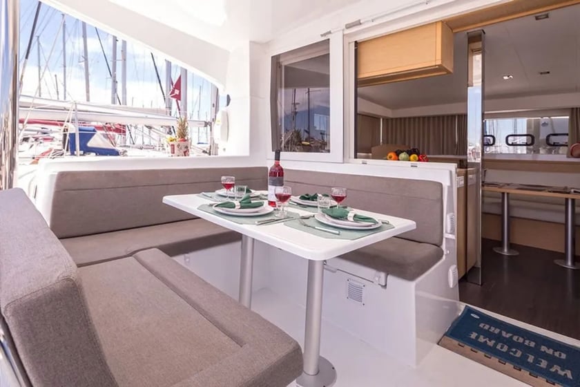 Preveza Catamaran 6 cabin 10 berths 10 guests 11.74 m Listing Number: #4714 5
