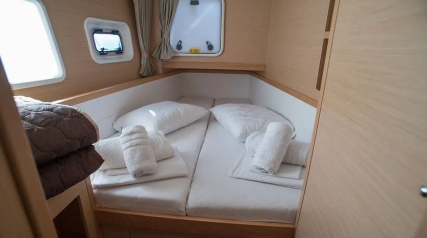 Preveza Catamaran 6 cabin 10 berths 10 guests 11.74 m Listing Number: #4714 4