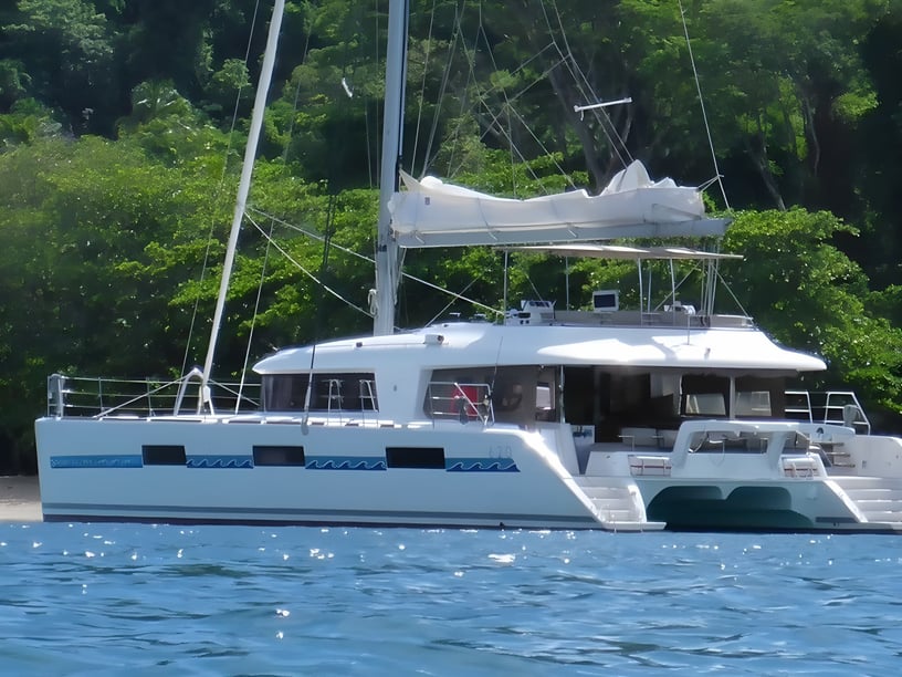 Martinique Catamaran 6 cabin 12 berths 12 guests 18.9 m Listing Number: #4750