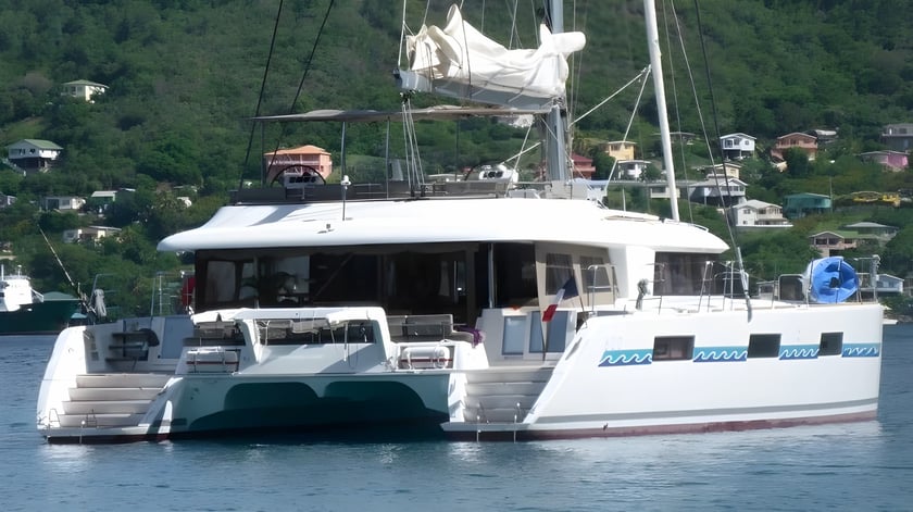 Martinique Catamaran 6 cabin 12 berths 12 guests 18.9 m Listing Number: #4750 5