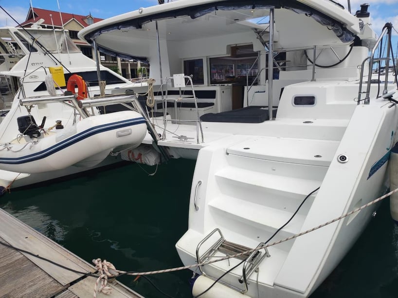 Mahe, Victoria Catamaran 6 cabin 10 berths 10 guests 13.96 m Listing Number: #4755 4