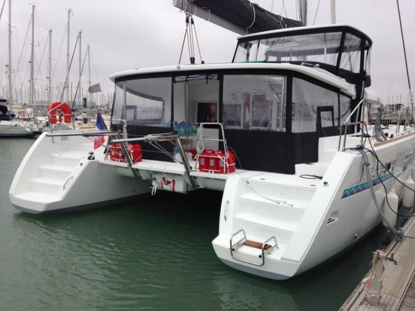 Mahe, Victoria Catamaran 6 cabin 10 berths 10 guests 13.96 m Listing Number: #4755