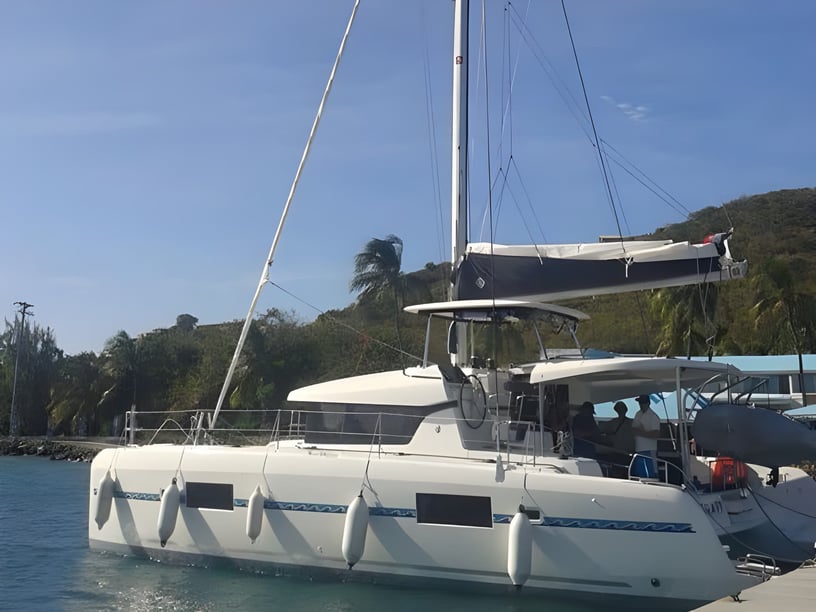 Pointe à Pitre Catamaran Cabine 6  10  slaapplaatsen 10  gasten 12.8 m Lijstnummer: #4767