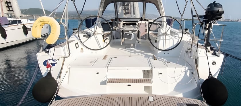 Lefkada Sailboat 3 cabin 8 berths 8 guests 12.43 m Listing Number: #478 3