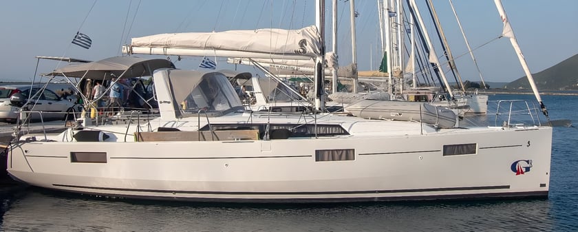 Lefkada Sailboat 3 cabin 8 berths 8 guests 12.43 m Listing Number: #478