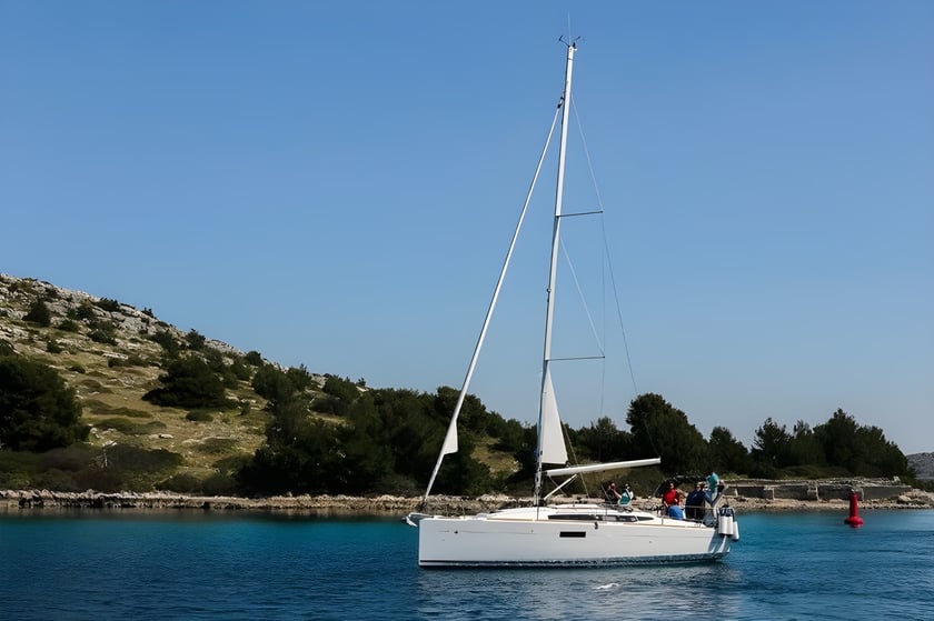 Ploče Zeilboot Cabine 3  7  slaapplaatsen 7  gasten 10.34 m Lijstnummer: #4787 5