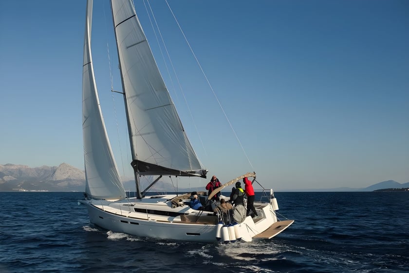 Ploče Barca a vela cabina 3  cuccette 8  8  ospiti 12.76 m Numero dell'inserzione: #4788 5